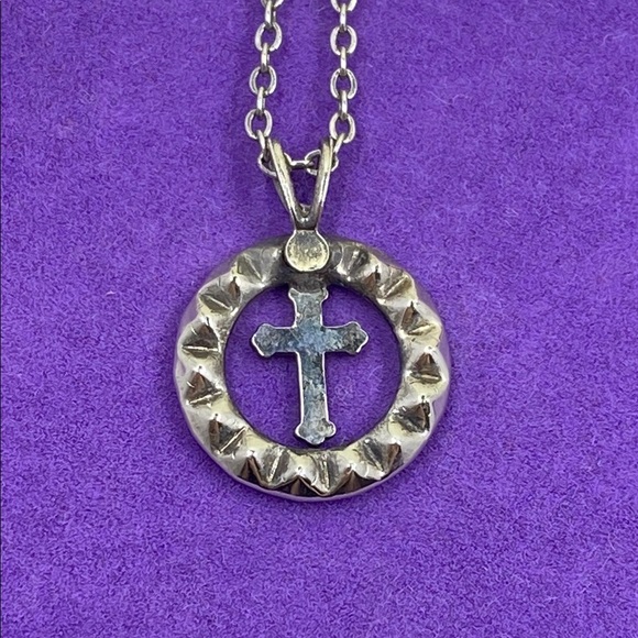 💛 Silver Multicolor Cross Pendant Necklace - Picture 3 of 6